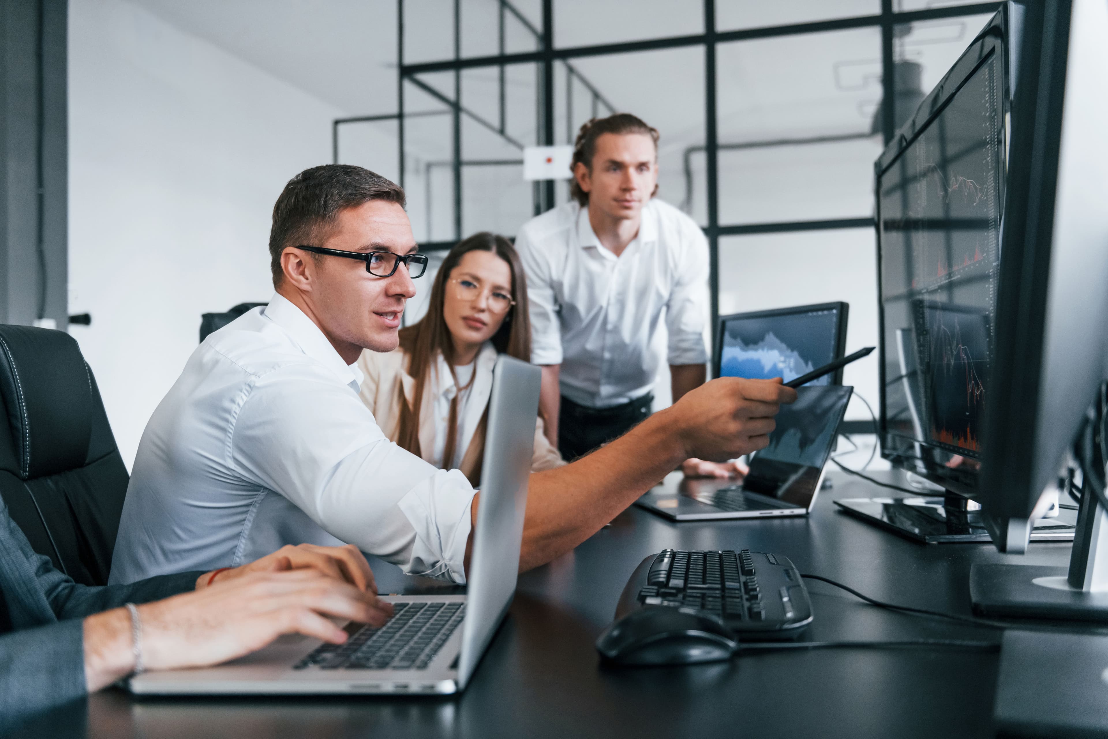 Interface de SAP Cloud ERP com recursos de inteligência artificial, Joule e automação de processos empresariais.